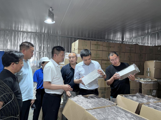 欢迎恩施州州委常委吕书记一行莅临小稀藤生产基地调研